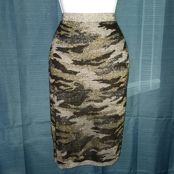 Jennifer Lopez Camouflage Pencil Skirt - Picture 2 of 4